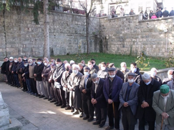 37 YAŞINDAKİ 3 ÇOCUK ANNESİ NİLÜFER ERTÜRK TOPRAĞA VERİLDİ