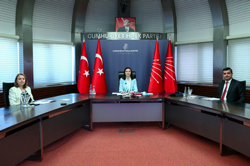 Lale Karabıyık Başkanlık Etti