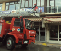 Taraklı’da balkonda Mahsur Kalan Kediyi itfaiye kurtardı.