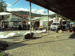 ESNAF:”PAZAR CUMARTESİ GÜNÜ KURULSUN” İSTİYOR
