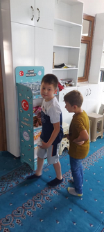 Taraklı’da Aşağı Camii İmamı Saim Aşık Camide Sosyal Market kurdu