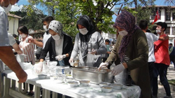 Taraklı Belediyesi’nden Aşure İkramı