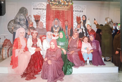 Yöresel Gelenekler ile Evlendiler