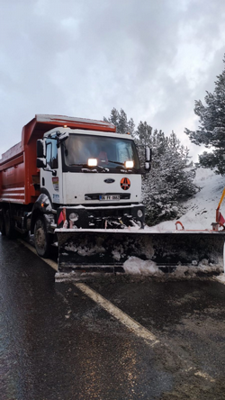 Taraklı –Geyve karayolunda kar ile mücadele aralıksız sürüyor