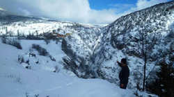 Taraklı’daki Tuzla kanyonu, kar yağışının ardından güzel manzaralar sunuyor.