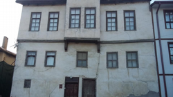 EVİN BOŞ OLDUĞUNU FIRSAT BİLİP SOYDULAR