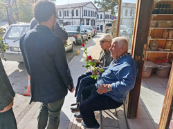 AGD Taraklı’da Gül Dağıttı