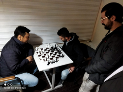 Satranç Şampiyonları Kupalarını Aldı