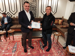 Satranç Şampiyonları Kupalarını Aldı