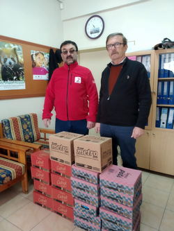 KIZILAY TARAKLI TEMSİLCİLİĞİNİN ÇOCUKLARI SEVİNDİREN İKRAMI