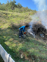 TARAKLI MEZARLIĞINDA BAYRAM TEMİZLİĞİ