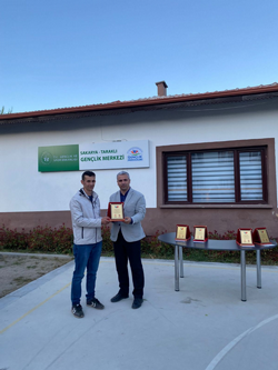 Masa tenisi şampiyonlarına ödülleri verildi