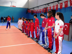 19 MAYIS ATATÜRK'Ü ANMA GENÇLİK VE SPOR BAYRAMI SALONDA KUTLANDI