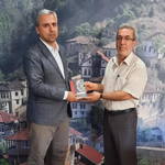 Erbakan'ın kitabı DAVAM'ı hediye eti