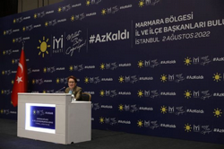 Akşener Marmara Bölgesi İl ve İlçe Başkanlarıyla bir araya geldi