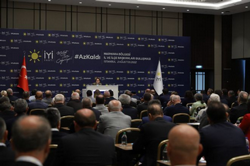 Akşener Marmara Bölgesi İl ve İlçe Başkanlarıyla bir araya geldi