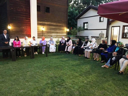 AK PARTİ KADIN KOLLARI TANIŞMA TOPLANTISI DÜZENLEDİ