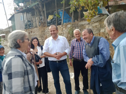 Ayça Taşkent Taraklı’da Mahalle Ziyaretlerinde bulundu.