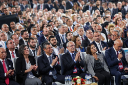 CHP'de değişimciler kazandı