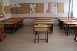 Taraklı’da ara tatilde okullar temizlendi