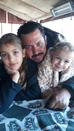 Enkaz altından sağ çıktığı söyleniyor Ama…