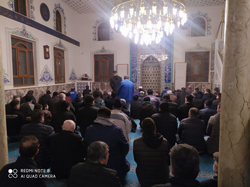 Miraç Kandili sebebiyle Taraklı’da da vatandaşlar camilere akın etti.