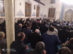 Miraç Kandili sebebiyle Taraklı’da da vatandaşlar camilere akın etti.