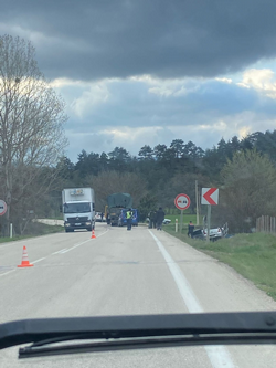 Otomobil ile TIR çarpıştı: 2 ölü, 1 yaralı