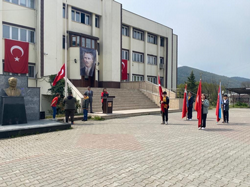 23 Nisan Çelenk Sunma Töreni Yapıldı