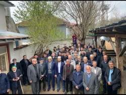 Uğurlu Mahallesi’n de yemeklerin ikram edildiği bayramlaşma geleneği sürüyor