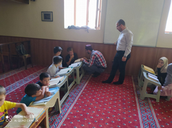Taraklı Müftü vekili Tanju Reis, yaz Kur'an kurslarını ziyaret etti