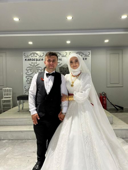 Düğünde Kadın Kılığına Girdiler