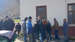 Eski başkandan eşine son görev… Özkaraman ebediyete uğurlandı...