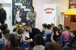 KAYMAKAM SERTTAŞ KARNE DAĞITTI