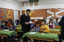 KAYMAKAM SERTTAŞ KARNE DAĞITTI