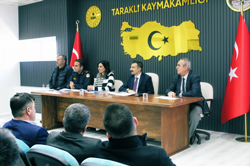 TARAKLI’DA MUHTAR VE MUHTAR ADAYLARI İLE SEÇİM GÜVENLİĞİ TOPLANTISI YAPILDI.