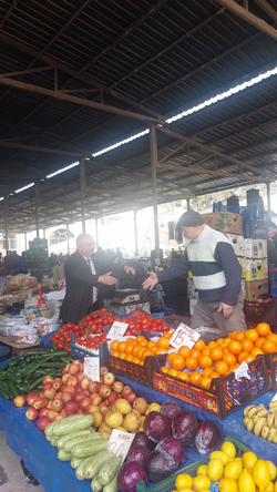 Şahin Akı Cumartesi Pazarını ziyaret etti