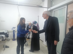 Özkaraman Sağlık çalışanlarını ziyaret etti