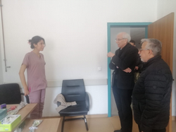 Özkaraman Sağlık çalışanlarını ziyaret etti