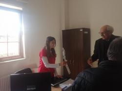 Özkaraman Sağlık çalışanlarını ziyaret etti