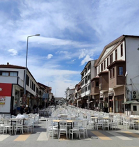 TARAKLI’DA ANKARA CADDESİ’NDE BELEDİYE TARAFINDAN İFTAR SOFRASI KURULDU