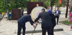 Taraklı'da 23 Nisan Kutlamalarında Çelenk Sunma Töreni Gerçekleştirildi