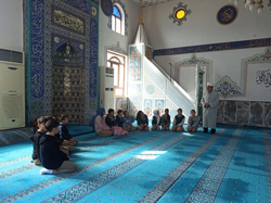 Öğrenciler Aşağı Camii'yi ziyaret etti.