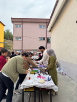 Taraklı İmam Hatip Ortaokulu’ndan “ÇEDES Gazze İçin Seferber” Kermesi