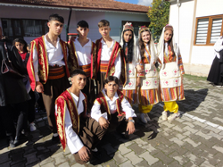 Bayram Coşkusu Taraklı’da Halk Oyunlarıyla Renklendi