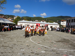 Bayram Coşkusu Taraklı’da Halk Oyunlarıyla Renklendi