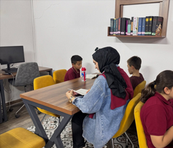 Birlikte kitap okudular