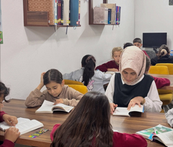 Birlikte kitap okudular