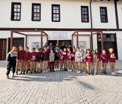 Birlikte kitap okudular