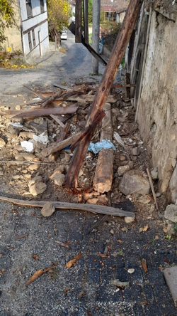 Bir Ev Kısmen Çöktü